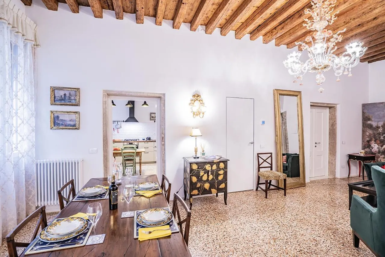 Ca' San Beneto Completely Refurbished In A Fabulously Central Area Venetië 0*,  Italië