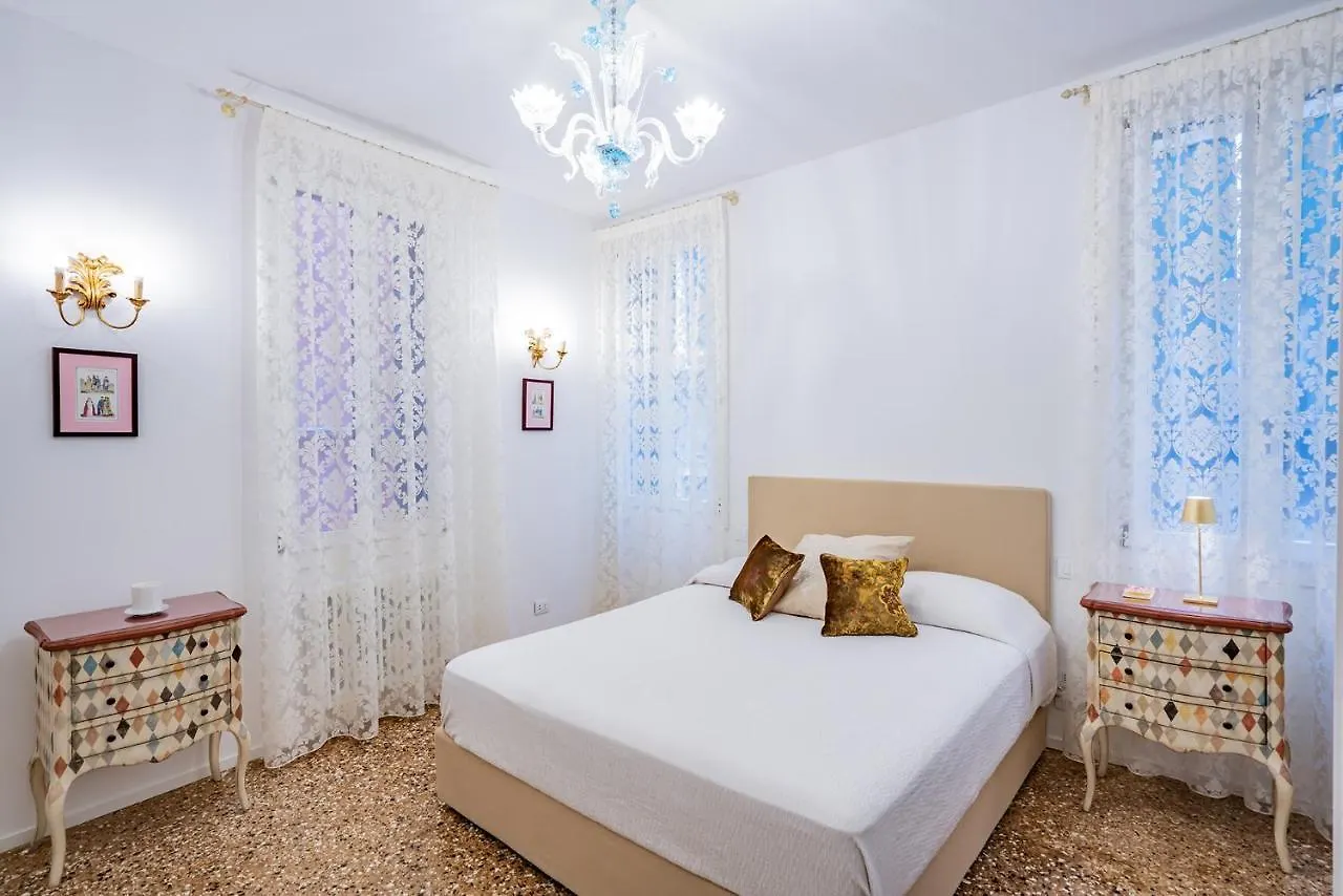 Apartment Ca' San Beneto Completely Refurbished In A Fabulously Central Area Venice