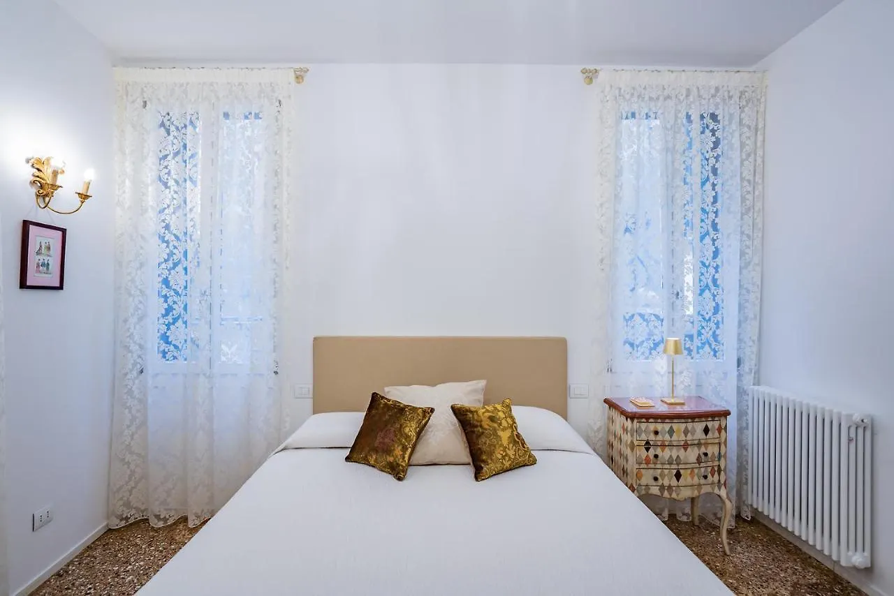 Ca' San Beneto Completely Refurbished In A Fabulously Central Area Venice