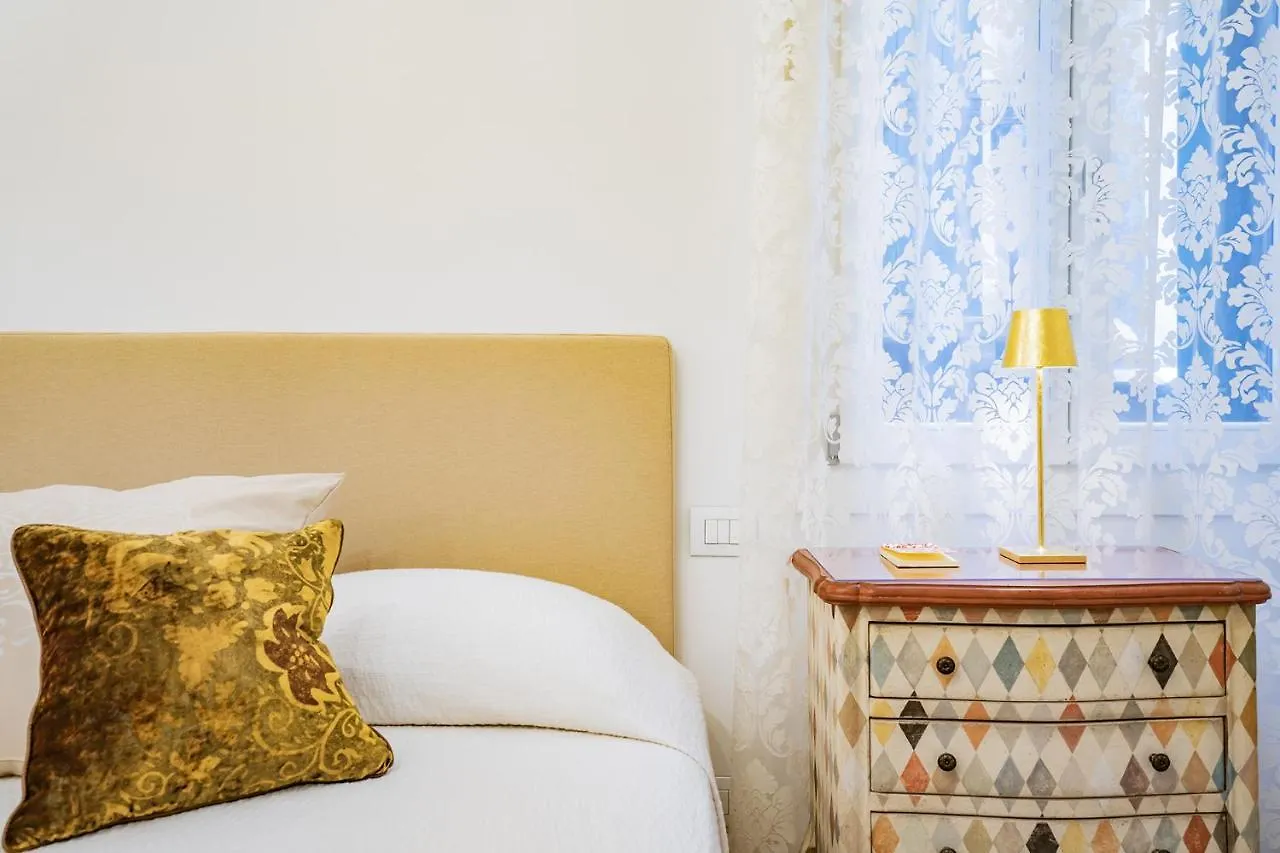 Apartment Ca' San Beneto Completely Refurbished In A Fabulously Central Area Venice